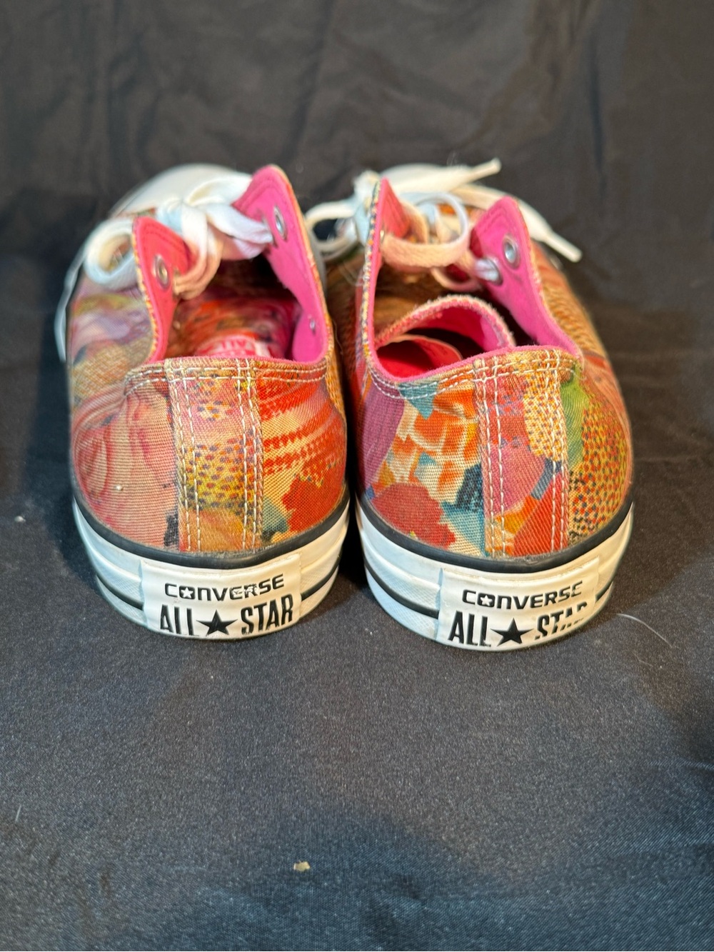Converse Low-Top Canvas Sneakers in Pink and Multicolor Size W9M7 - Picture 3 of 7